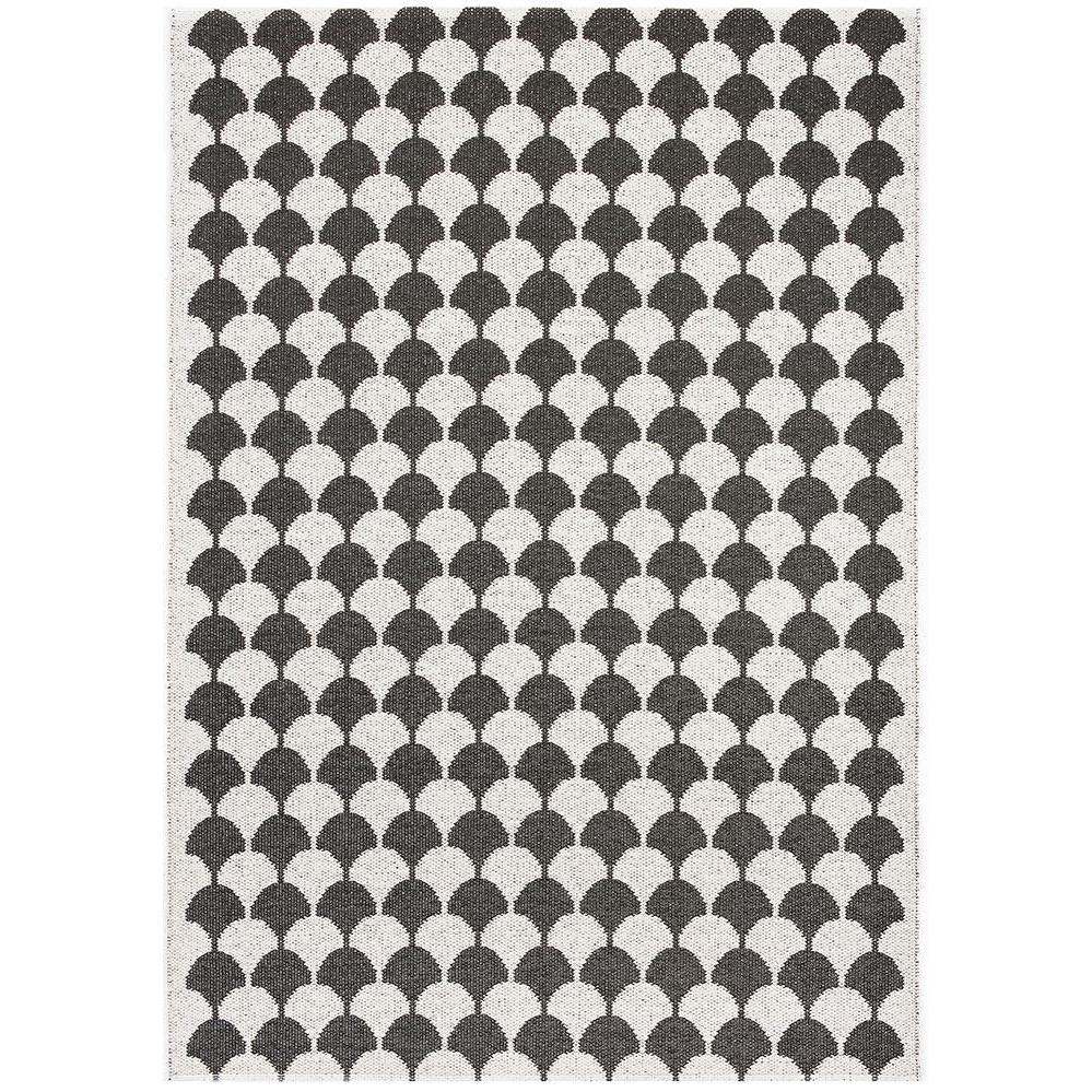 Gerda Rug 28" x 39"